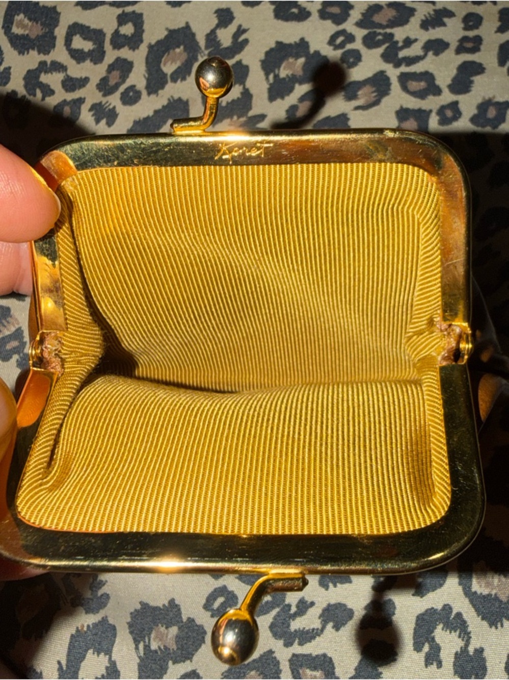 Vintage Koret Leather Kiss-Lock Coin Pouch
